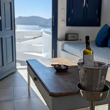 Villa Oia's Secret *