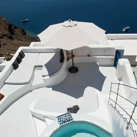 Oia's Secret Villa *
